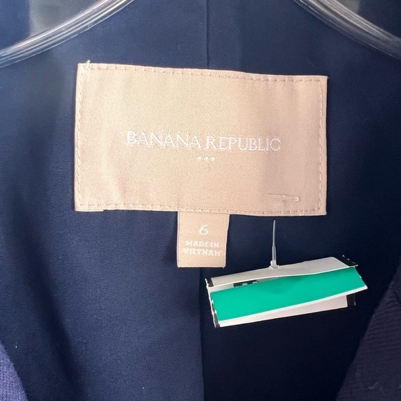 Navy Blazer by Banana Republic Size 6 - Picture 6 of 9